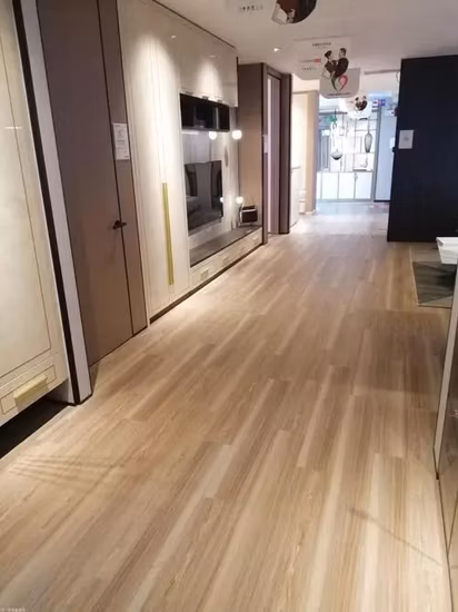 Waterproof Rigid PVC Spc Flooring Lvt Vinyl Plank Manufacturer Click Locking System